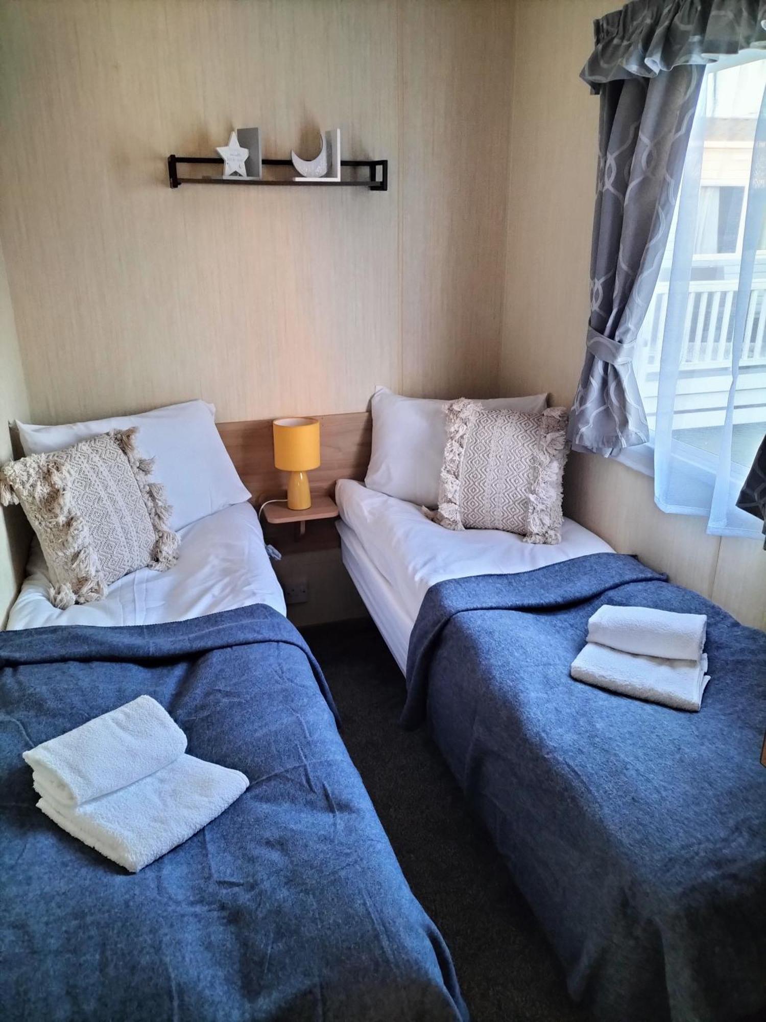 3 Bedroom Caravan, Edi Rita, Robin Hood, Pet Friendly Meliden Buitenkant foto